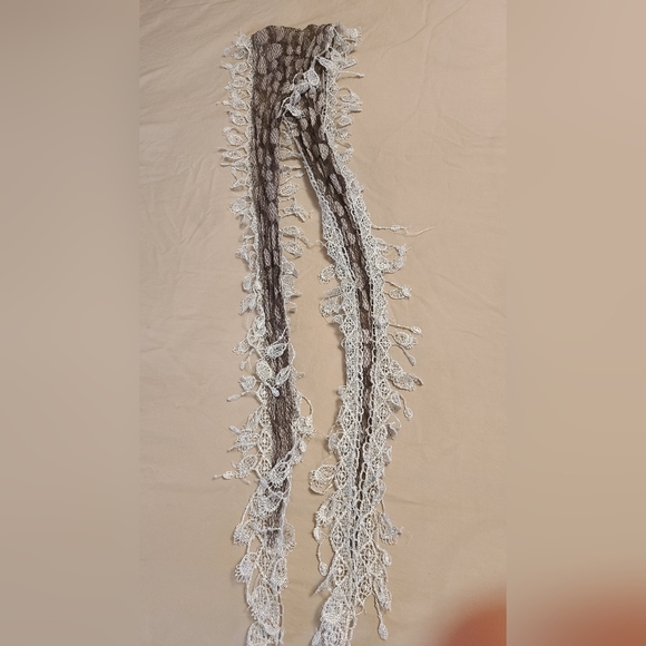 Variety of Scarves barely used - Picture 2 of 6